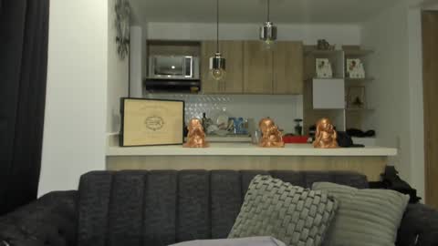 bradleymartin7 online show from February 4, 5:53 am