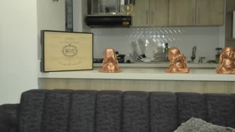 bradleymartin7 online show from February 8, 6:01 am