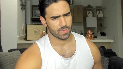 bradleymartin7 online show from February 12, 2:56 am