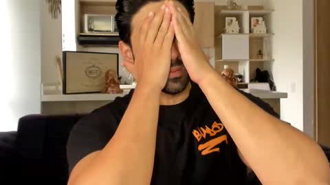 bradleymartin7 online show from February 15, 4:23 pm