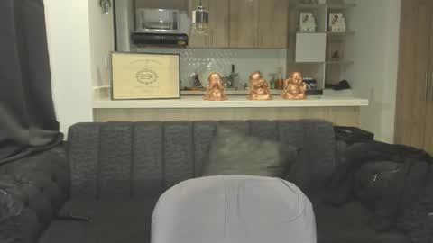 bradleymartin7 online show from March 3, 1:53 am