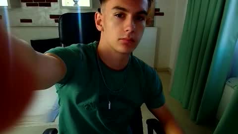 Snapshot of bradyflint chatting on October 20, 4:57 am BradyFlint online show from October 20, 4:57 am