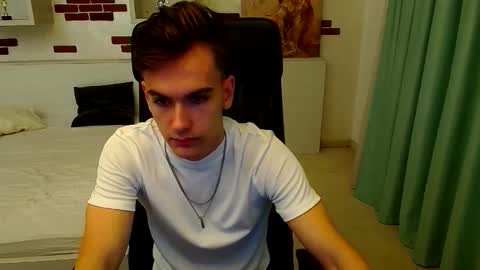 Snapshot of bradyflint chatting on October 21, 4:24 am BradyFlint online show from October 21, 4:24 am