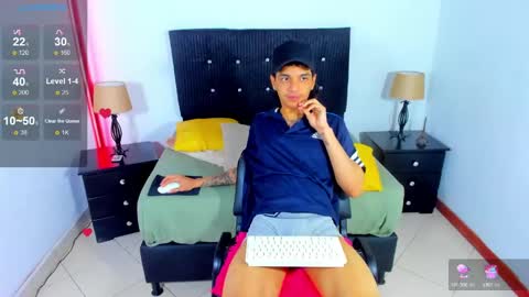 B R A N D online show from December 3, 9:01 pm