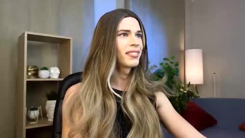 Snapshot of branda_kelly chatting on November 30, 7:40 pm Branda online show from November 30, 7:40 pm