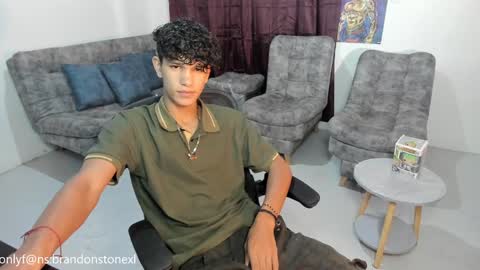 Snapshot of brandonstonexl chatting on December 10, 3:09 am Brandon Stone online show from December 10, 3:09 am