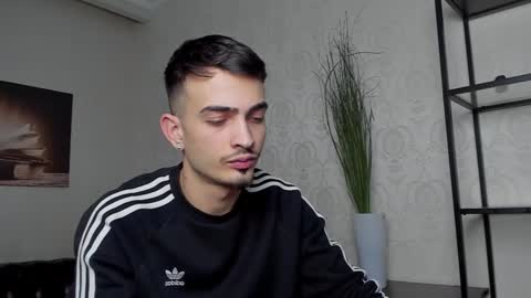 Snapshot of brandontatex chatting on January 22, 4:02 pm BrandonTateX online show from January 22, 4:02 pm