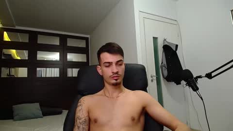 Snapshot of brandontatex chatting on January 26, 11:50 am BrandonTateX online show from January 26, 11:50 am