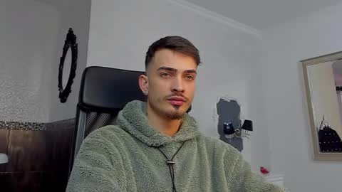 Snapshot of brandontatex chatting on February 4, 2:21 pm BrandonTateX online show from February 4, 2:21 pm