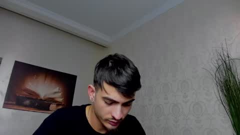 Snapshot of brandontatex chatting on March 10, 9:43 am BrandonTateX online show from March 10, 9:43 am