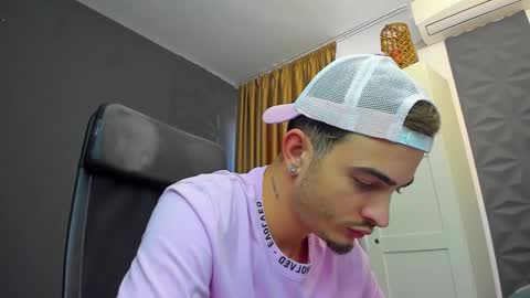 Snapshot of brandontatex chatting on September 11, 9:53 am BrandonTateX online show from September 11, 9:53 am