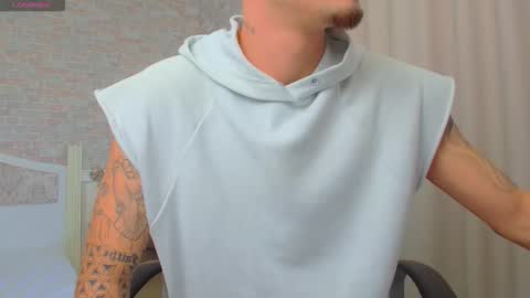 Snapshot of brandontatex chatting on September 24, 9:34 am BrandonTateX online show from September 24, 9:34 am