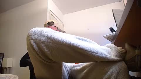 Snapshot of brandontatex chatting on October 1, 4:29 am BrandonTateX online show from October 1, 4:29 am