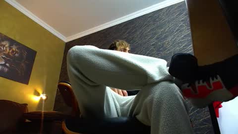 Snapshot of brandontatex chatting on November 20, 8:47 am BrandonTateX online show from November 20, 8:47 am