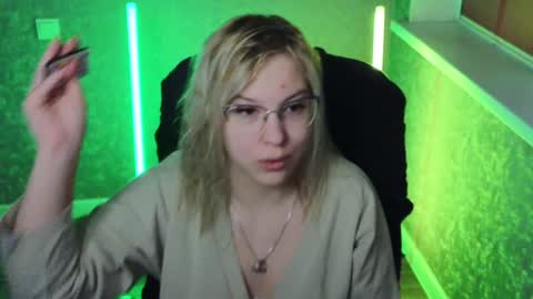 Belle  online show from January 11, 2:30 am