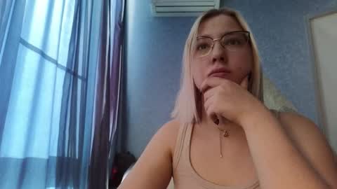 Belle  online show from October 25, 4:09 am