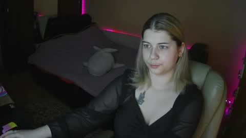 brandy_wow online show from April 2, 8:06 pm