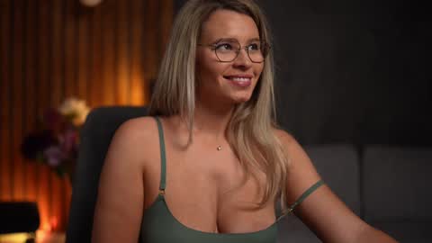 Snapshot of brandywhite chatting on January 21, 5:05 am Alex online show from January 21, 5:05 am