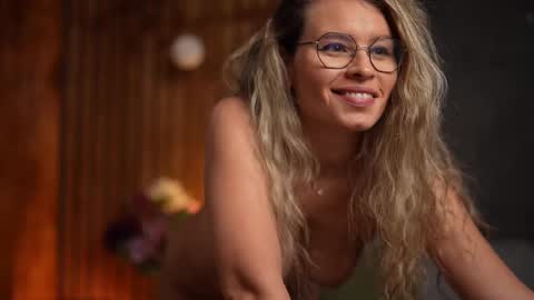 Snapshot of brandywhite chatting on February 20, 5:12 am Alex online show from February 20, 5:12 am