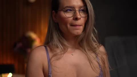 Snapshot of brandywhite chatting on March 10, 7:53 am Alex online show from March 10, 7:53 am