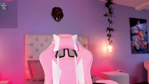   online show from January 9, 1:02 pm