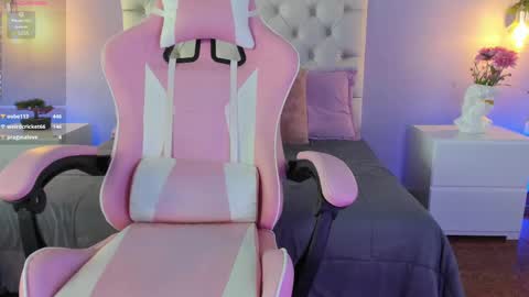   online show from March 1, 12:45 pm