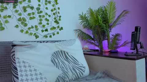 Johny Bravo online show from September 13, 1:00 pm