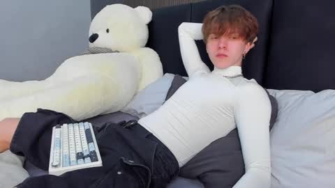 Snapshot of braxiboy chatting on February 24, 9:21 am Brax online show from February 24, 9:21 am