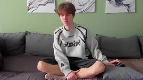 Snapshot of braxiboy chatting on March 1, 9:40 am Brax online show from March 1, 9:40 am