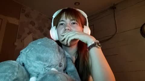 Snapshot of breannedevier chatting on February 24, 10:13 am Dina online show from February 24, 10:13 am