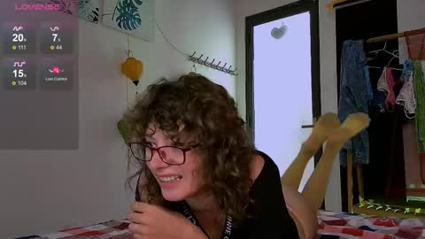 Snapshot of breeedecaux chatting on November 3, 3:08 am Matilda online show from November 3, 3:08 am