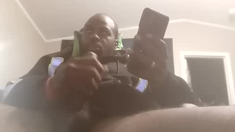 Snapshot of breeze316 chatting on November 17, 11:27 am breeze316 online show from November 17, 11:27 am