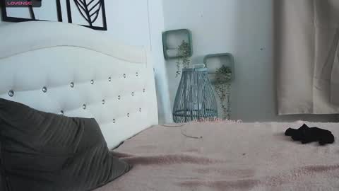 Snapshot of brell_line chatting on February 6, 4:36 pm Brelland online show from February 6, 4:36 pm