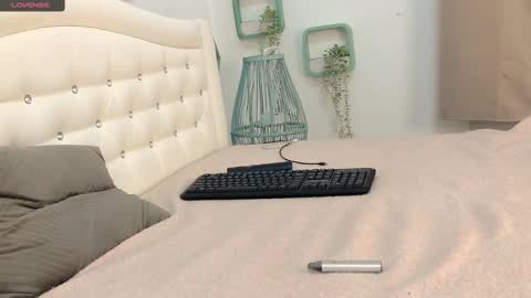 Snapshot of brell_line chatting on February 12, 1:27 pm Brelland online show from February 12, 1:27 pm