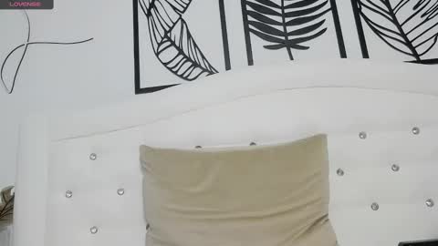 Snapshot of brell_line chatting on February 16, 10:32 am Brelland online show from February 16, 10:32 am