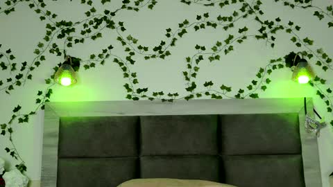 Brenda online show from February 6, 6:35 pm