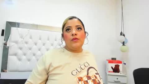 Snapshot of brenda_maz chatting on November 23, 12:05 pm Brenda online show from November 23, 12:05 pm