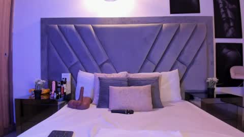 Brenda online show from March 20, 9:41 pm