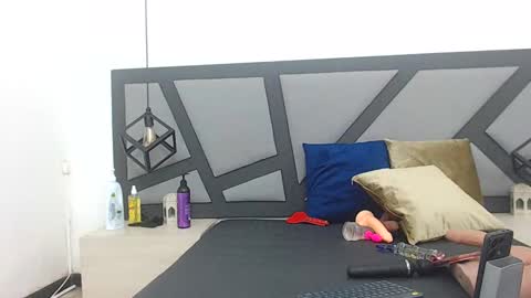 BRENDA VELASQUEZ online show from February 12, 10:26 pm