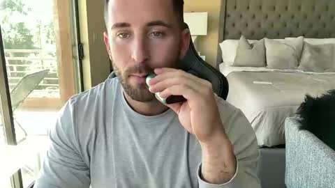 Snapshot of brettmycles chatting on October 31, 5:47 pm Brett Mycles online show from October 31, 5:47 pm