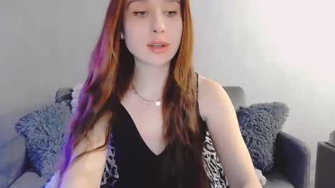 bri_fox online show from April 14, 10:43 am