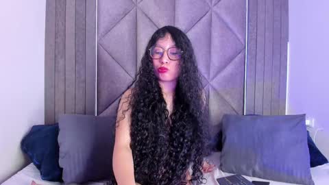 Snapshot of briaconner_ chatting on January 9, 9:48 am B R I A online show from January 9, 9:48 am