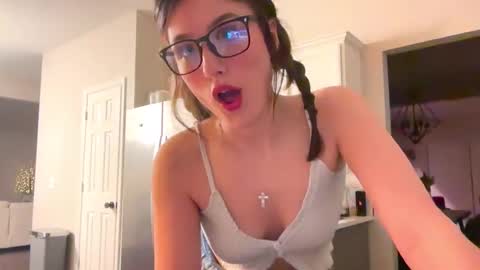 Snapshot of briadominick chatting on February 26, 5:31 am Brianna3 online show from February 26, 5:31 am