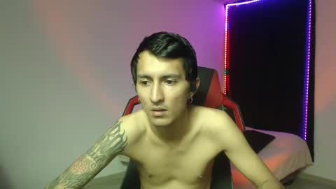 Snapshot of brian_sweetx chatting on December 23, 3:18 am Brian sweetx Independent online show from December 23, 3:18 am