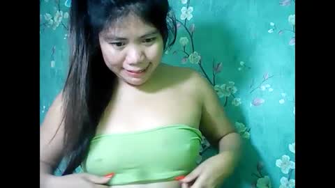 Snapshot of briana311387 chatting on February 1, 12:51 am im birana online show from February 1, 12:51 am