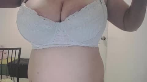 Snapshot of briana_lovexx chatting on December 3, 9:12 pm Briana online show from December 3, 9:12 pm