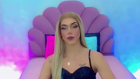 Snapshot of briana_sex32 chatting on January 5, 7:49 am BRIANA online show from January 5, 7:49 am