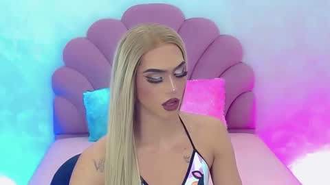 Snapshot of briana_sex32 chatting on January 24, 7:41 am BRIANA online show from January 24, 7:41 am