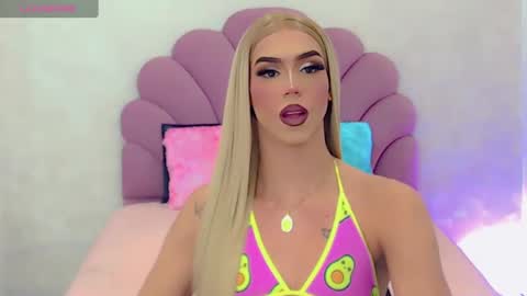 Snapshot of briana_sex32 chatting on February 14, 3:43 am BRIANA online show from February 14, 3:43 am