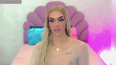 Snapshot of briana_sex32 chatting on February 15, 10:55 am BRIANA online show from February 15, 10:55 am